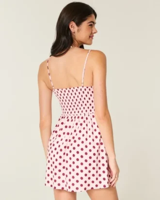 Knopf-Minikleid