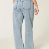 Kurvige High-Rise-Baggy-Jeans in mittlerer Waschung