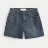 Kurvige, hoch geschnittene, dunkel gewaschene, lockere Jeansshorts 5″