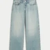 Kurvige, tief sitzende Baggy-Jeans in heller Waschung