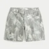 Kurvige, tief sitzende Camo-Baggy-Jort