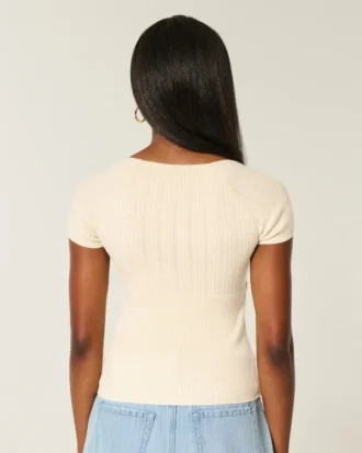 Kurzärmeliger Pullover mit quadratischem Ausschnitt