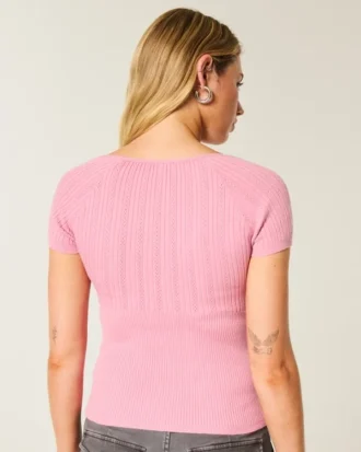 Kurzärmeliger Pullover mit quadratischem Ausschnitt