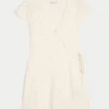 Kurzärmeliges Wickelkleid