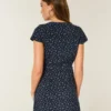 Kurzärmeliges Wickelkleid