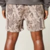 Lange Fleece-Shorts mit Camouflage-Muster