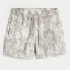 Lange Fleece-Shorts mit Camouflage-Muster