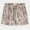 Lange Fleece-Shorts mit Camouflage-Muster