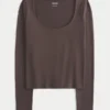Langärmliges Baby-T-Shirt aus nahtlosem Stoff mit Rundhalsausschnitt