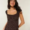 Leichtes Babydoll-Oberteil aus Satin mit Bindeband