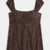 Leichtes Babydoll-Oberteil aus Satin mit Bindeband
