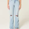 Low-Rise-Jeans mit heller Waschung und Rissen