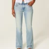 Low-Rise-Jeans mit mittlerer Waschung und gesticktem Schmetterling, Bootcut