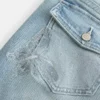 Low-Rise-Jeans mit mittlerer Waschung und gesticktem Schmetterling, Bootcut