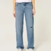 Low-Rise-Jeans mit Rissen, mittelstarker Waschung, lockere Passform