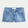 Low-Rise-Shorts aus mittelblauem Denim