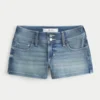 Low-Rise-Shorts in mittlerer Waschung