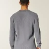 Lässiges langärmeliges Thermoshirt mit Rundhalsausschnitt