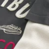 Mehrlagiges Langarm-T-Shirt mit Logo-Grafik