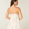 Mini-Kleid mit Nieten und Rüschen