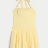 Mini-Kleid mit tiefem Taillenbund und Neckholder