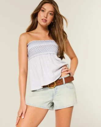 Mini-Shorts aus hellblauem Denim mit niedriger Leibhöhe