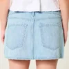 Mini-Skort aus Denim mit niedriger Leibhöhe und Eisenbahnstreifen