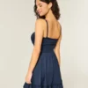 Mini-Strickkleid mit Bindeband vorne