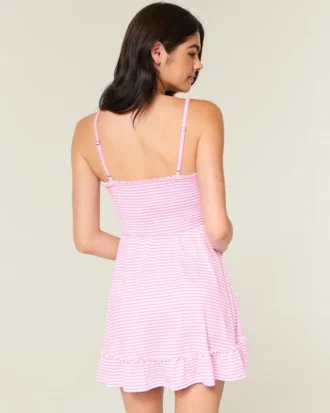 Mini-Strickkleid mit Bindeband vorne