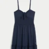 Mini-Strickkleid mit Bindeband vorne