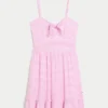 Mini-Strickkleid mit Bindeband vorne