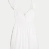 Minikleid mit Flatterärmeln und V-Taillenbund