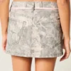 Minirock mit niedriger Taille, rosa Schnürung und Camouflage-Muster