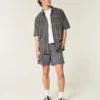 Mittellange Twill-Shorts zum Hineinschlüpfen