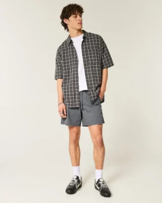 Mittellange Twill-Shorts zum Hineinschlüpfen