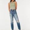 Mom-Jeans mit extrem hoher Leibhöhe und mittelstarker Waschung