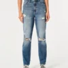 Mom-Jeans mit extrem hoher Leibhöhe und mittelstarker Waschung