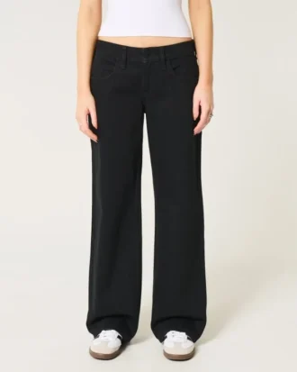 Niedrig geschnittene schwarze Baggy-Jeans