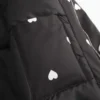 Pufferjacke mit Reißverschlussmuster