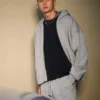 Rechteckig geschnittener Hoodie mit Reißverschluss und Nieten
