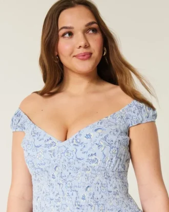 Schulterfreies Minikleid mit asymmetrischem Saum