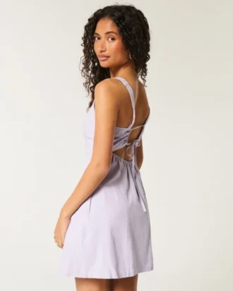 Strukturiertes Minikleid aus Leinenmischung