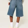 Superbaggy-Jeansshorts in dunkler Waschung, knielang