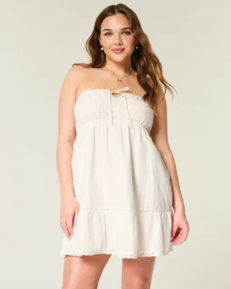 Trägerloses, besticktes Babydoll-Kleid
