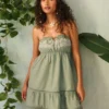 Trägerloses, besticktes Babydoll-Kleid
