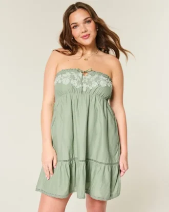 Trägerloses, besticktes Babydoll-Kleid