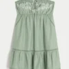 Trägerloses, besticktes Babydoll-Kleid