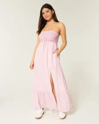 Trägerloses Maxikleid im Häkelstil