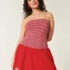 Trägerloses Minikleid aus Strickgewebe mit tiefem Taillenbund