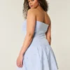 Trägerloses Minikleid aus Strickgewebe mit tiefem Taillenbund